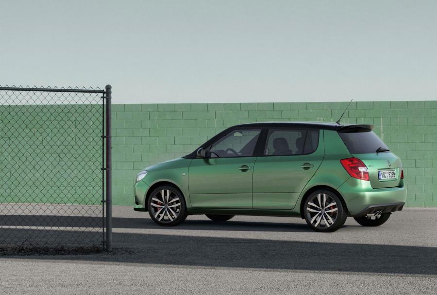 Skoda Fabia vRS Hatch 2011 года  (фото 10 из 19)
